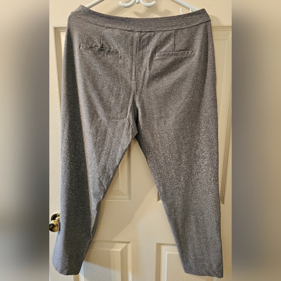 LuLuLemon Capris - Picture 3 of 3